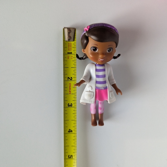 Disney Jr Doc McStuffins 4in Cake Topper Purple White just play Removable Coat - Picture 8 of 12